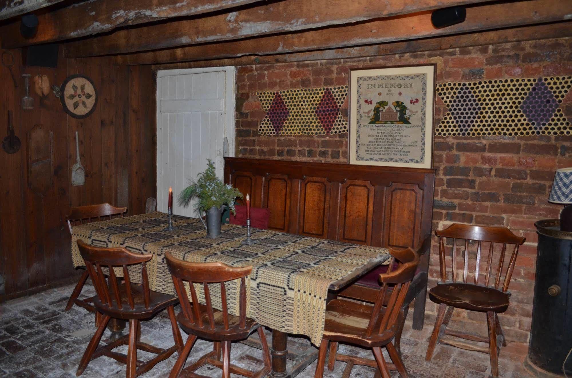 Wayside Inn Middletown Екстериор снимка